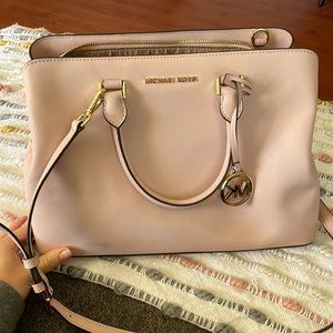 Micheal Kors medium size purse